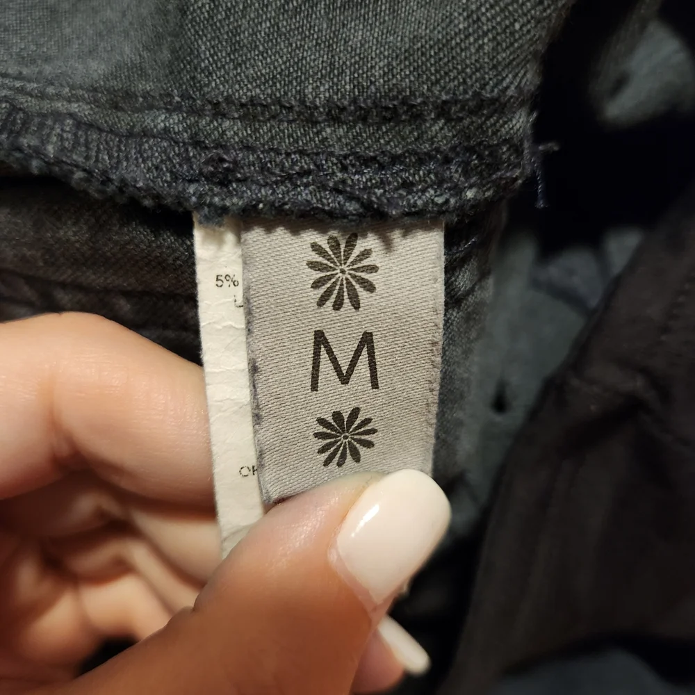 Women's Flare Jeans - Dark Blue - Picture 7 of 12